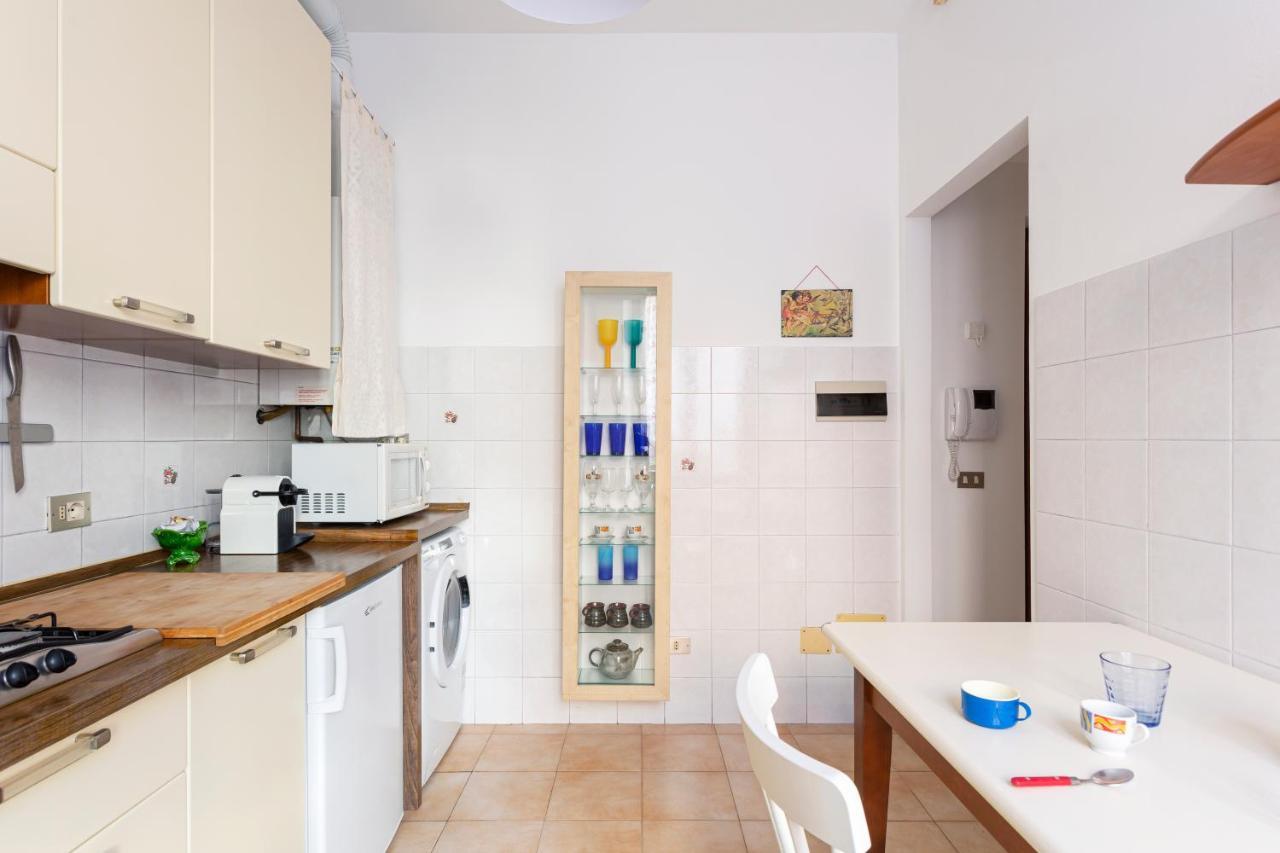Comfy Apartment In Corso Como Milan Exterior photo